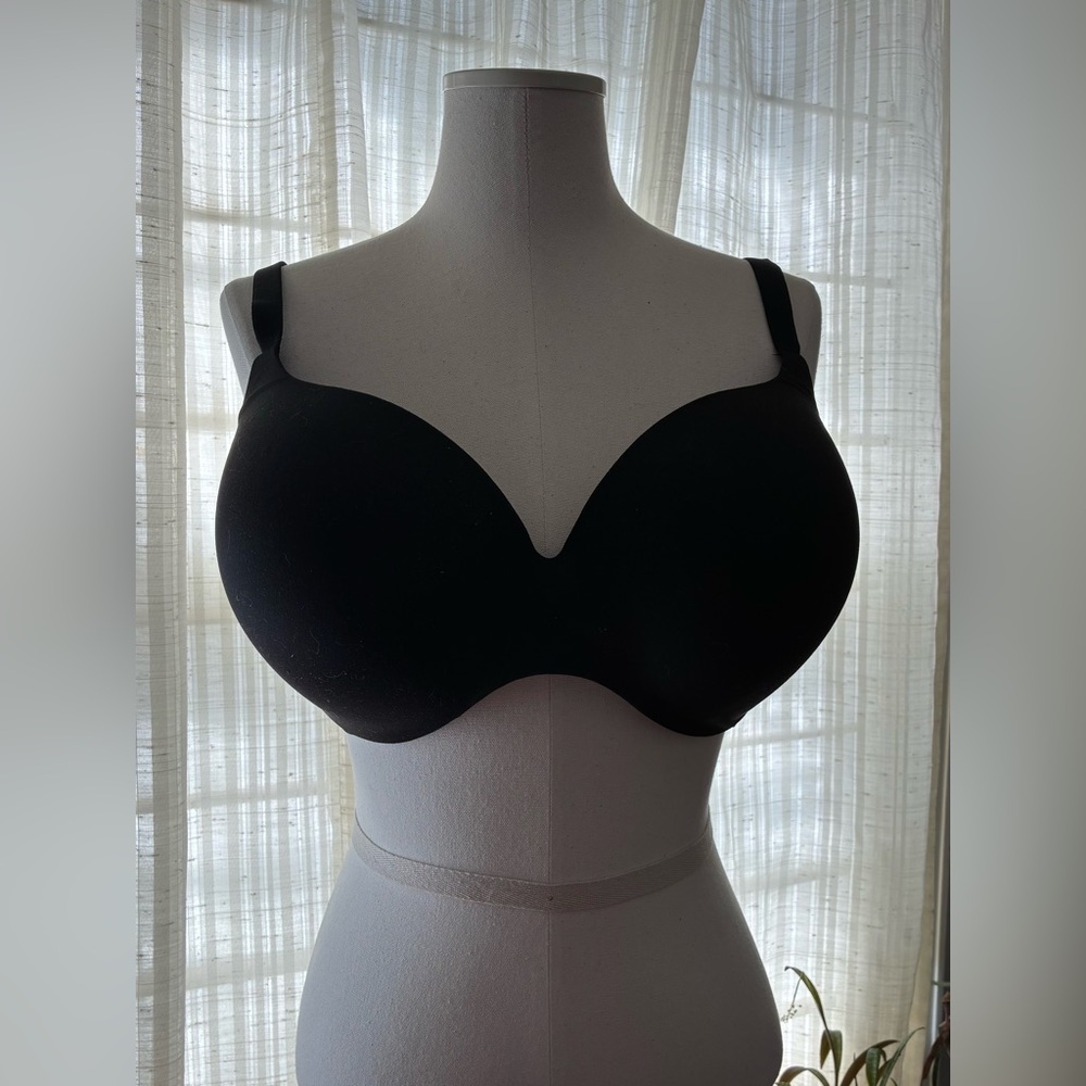 Victoria Secret’s Black 38F Full Coverage Underwire Bra Excellent Used Condition